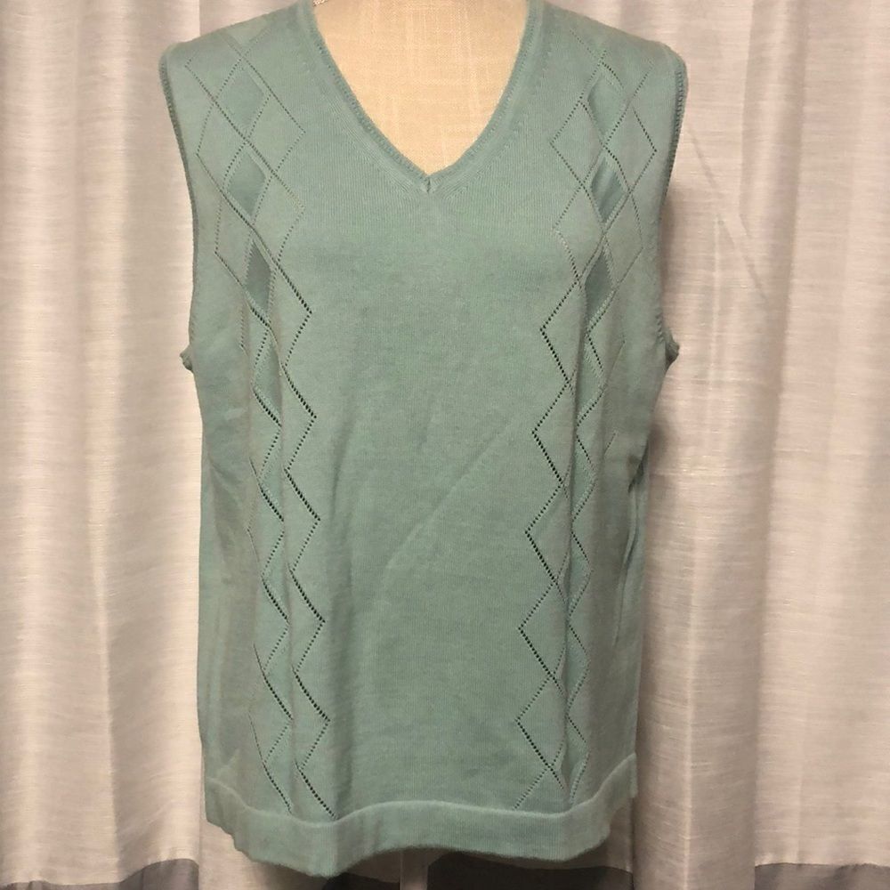 ‎Women’s Lizgolf Liz Claiborne Sweater Vest Large